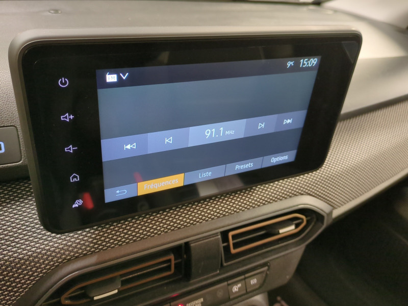 Photo 9 de l'offre de DACIA SANDERO 1.0 TCE 90CH STEPWAY EXPRESSION -6% à 16998€ chez Automobiles 25