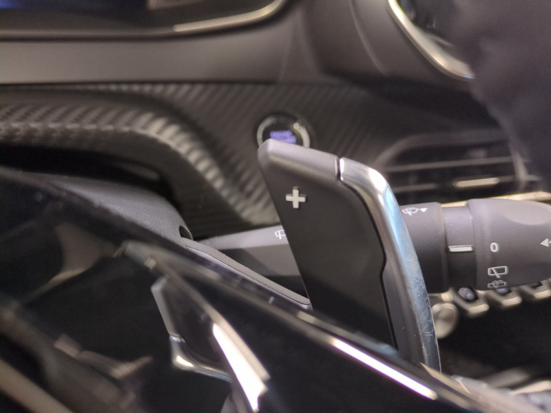 Photo 16 de l'offre de PEUGEOT 2008 1.2 HYBRID 145CH ALLURE E-DCS6 -30% à 25498€ chez Automobiles 25