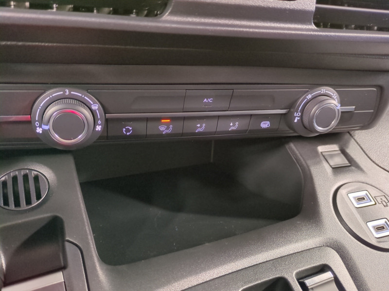 Photo 14 de l'offre de CITROEN BERLINGO VAN XL DIESEL 130CH AUTOMATIQUE -30% à 24598€ chez Automobiles 25