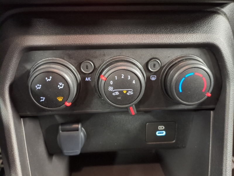 Photo 16 de l'offre de DACIA SANDERO 1.0 TCE 90CH STEPWAY EXPRESSION -6% à 16998€ chez Automobiles 25