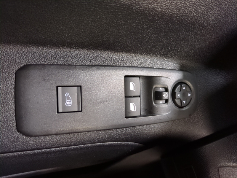 Photo 17 de l'offre de CITROEN BERLINGO VAN XL DIESEL 130CH AUTOMATIQUE -30% à 24598€ chez Automobiles 25