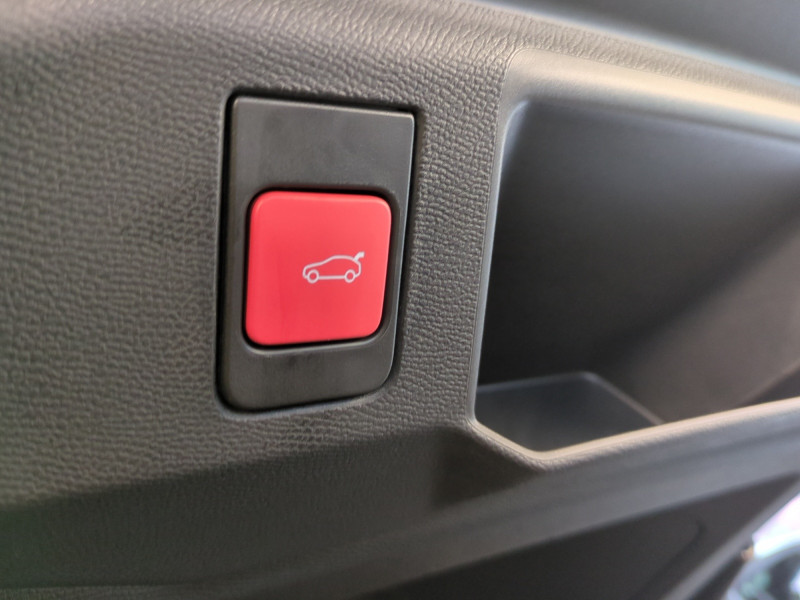 Photo 18 de l'offre de PEUGEOT 5008 HYBRID 145CH GT E-DCS6 -27% à 35998€ chez Automobiles 25