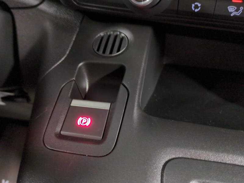 Photo 15 de l'offre de CITROEN BERLINGO VAN XL DIESEL 130CH AUTOMATIQUE -30% à 24598€ chez Automobiles 25