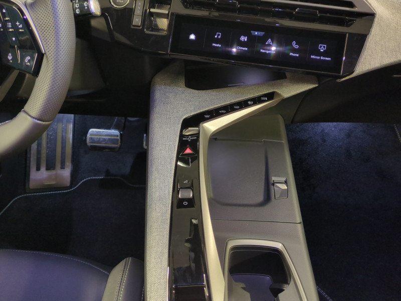 Photo 5 de l'offre de PEUGEOT 5008 HYBRID 145CH GT E-DCS6 -27% à 35998€ chez Automobiles 25