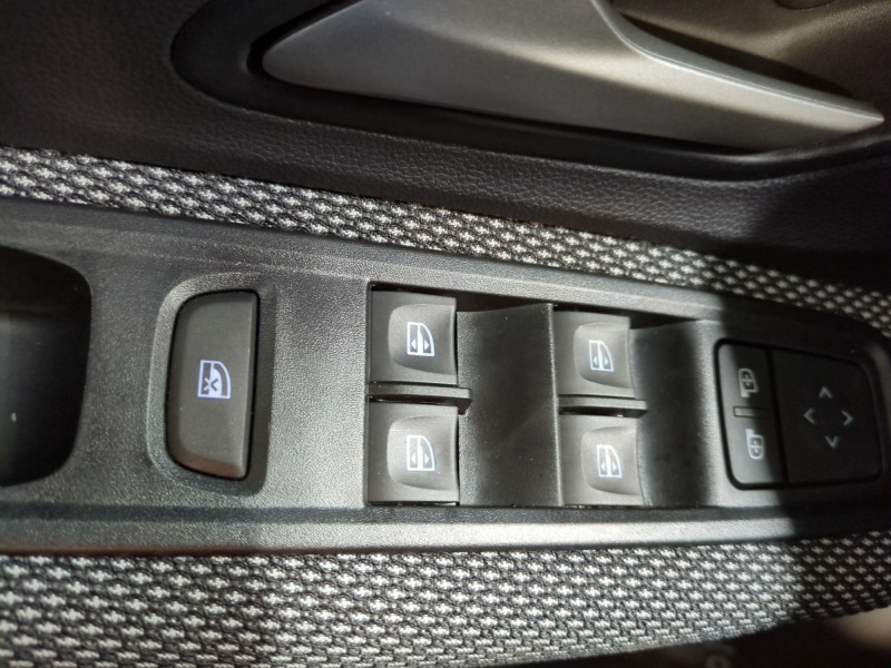 Photo 17 de l'offre de DACIA SANDERO 1.0 TCE 90CH STEPWAY EXPRESSION -6% à 16998€ chez Automobiles 25