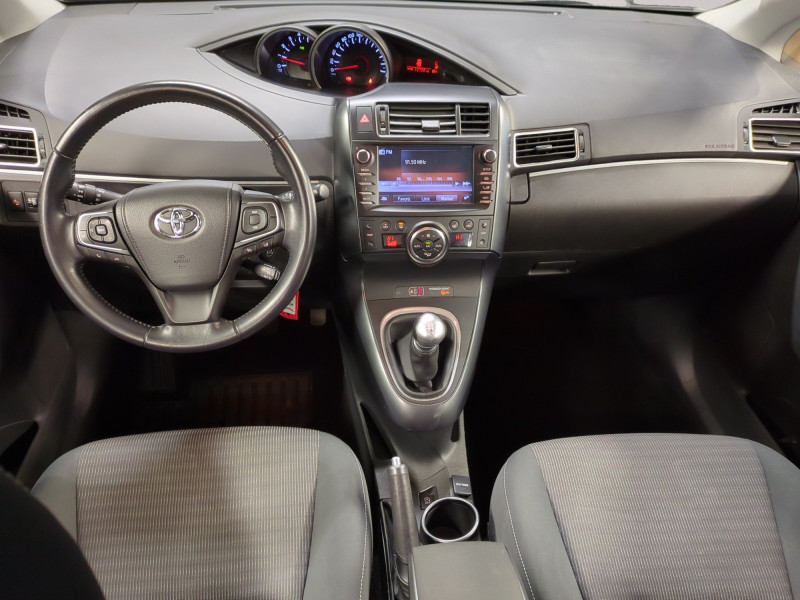 Photo 3 de l'offre de TOYOTA VERSO 112 D-4D FAP DYNAMIC 7 PLACES à 9990€ chez Automobiles 25