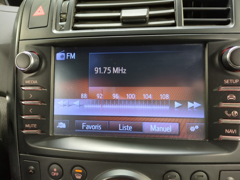 Photo 9 de l'offre de TOYOTA VERSO 112 D-4D FAP DYNAMIC 7 PLACES à 9990€ chez Automobiles 25