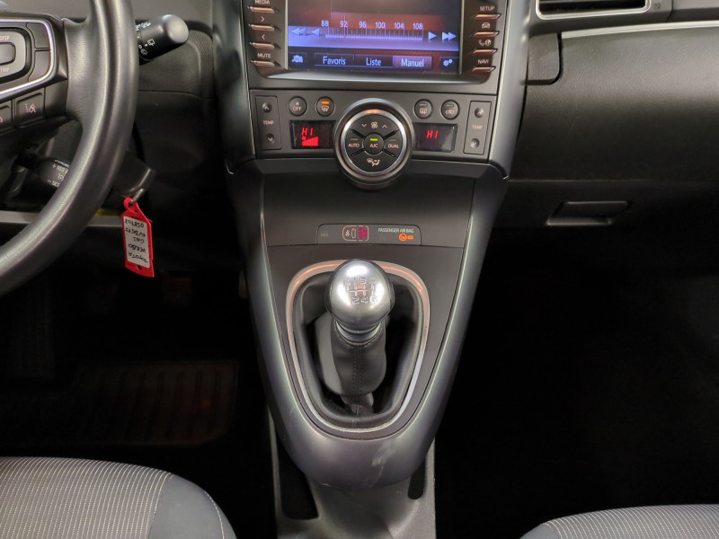 Photo 5 de l'offre de TOYOTA VERSO 112 D-4D FAP DYNAMIC 7 PLACES à 9990€ chez Automobiles 25