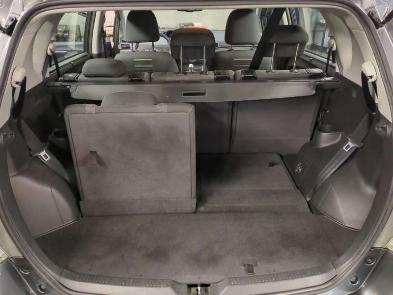 Photo 19 de l'offre de TOYOTA VERSO 112 D-4D FAP DYNAMIC 7 PLACES à 9990€ chez Automobiles 25