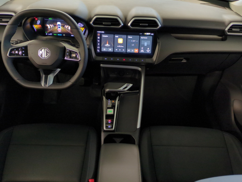 Photo 3 de l'offre de MG MOTOR ZS HYBRID+ 197CH LUXURY -10% à 24988€ chez Automobiles 25