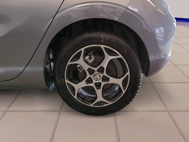 Photo 20 de l'offre de MG MOTOR MG3 HYBRID+ 195CH COMFORT -11% à 19698€ chez Automobiles 25