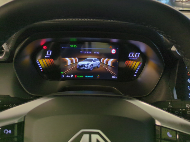 Photo 7 de l'offre de MG MOTOR ZS HYBRID+ 197CH LUXURY -10% à 24988€ chez Automobiles 25