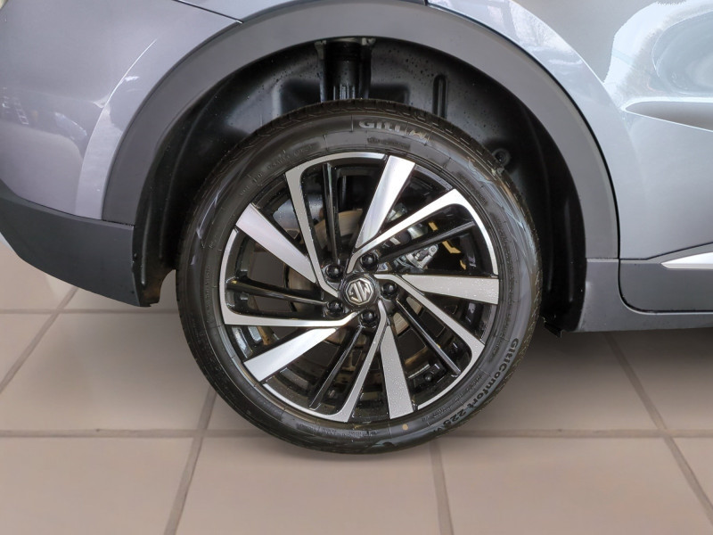 Photo 20 de l'offre de MG MOTOR ZS HYBRID+ 197CH LUXURY -10% à 24988€ chez Automobiles 25