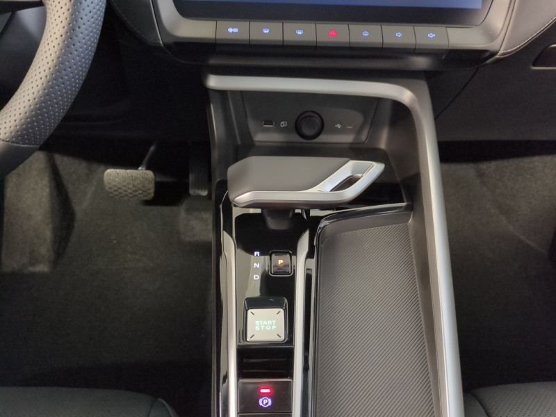 Photo 8 de l'offre de MG MOTOR ZS HYBRID+ 197CH LUXURY -10% à 24988€ chez Automobiles 25