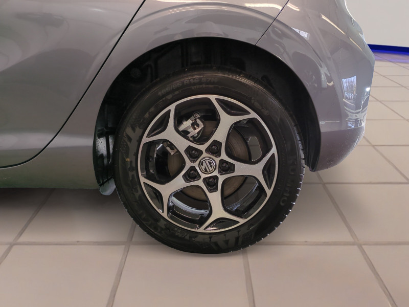 Photo 20 de l'offre de MG MOTOR MG3 HYBRID+ 195CH LUXURY -13% à 20998€ chez Automobiles 25