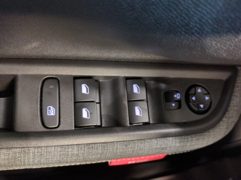 Photo 18 de l'offre de CITROEN C3 AIRCROSS 1.2 HYBRIDE 145CH PLUS -11% à 23498€ chez Automobiles 25