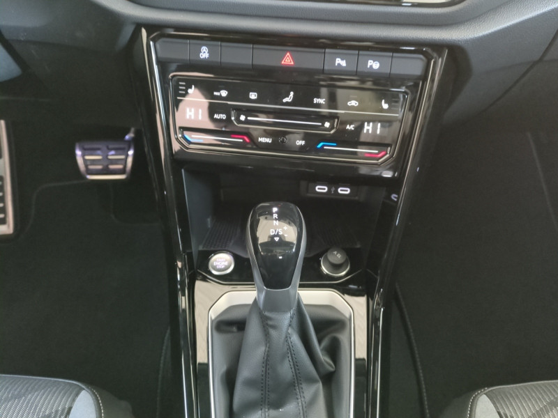 Photo 9 de l'offre de VOLKSWAGEN T-ROC 2.0 TDI 150CH R-LINE EDITION DSG7 -24% à 36998€ chez Automobiles 25