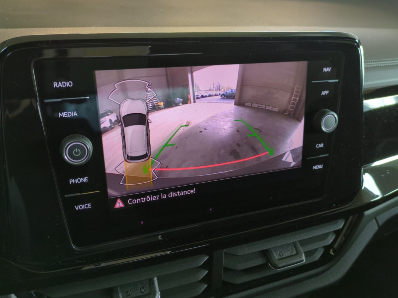 Photo 14 de l'offre de VOLKSWAGEN T-ROC 2.0 TDI 150CH R-LINE EDITION DSG7 -24% à 36998€ chez Automobiles 25