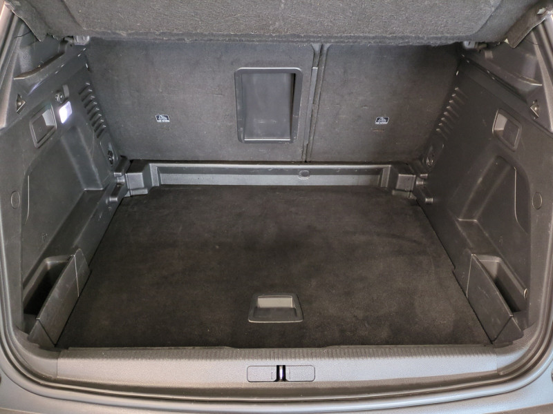 Photo 17 de l'offre de PEUGEOT 3008 1.2 PURETECH 130CH GT LINE S&S à 11490€ chez Automobiles 25