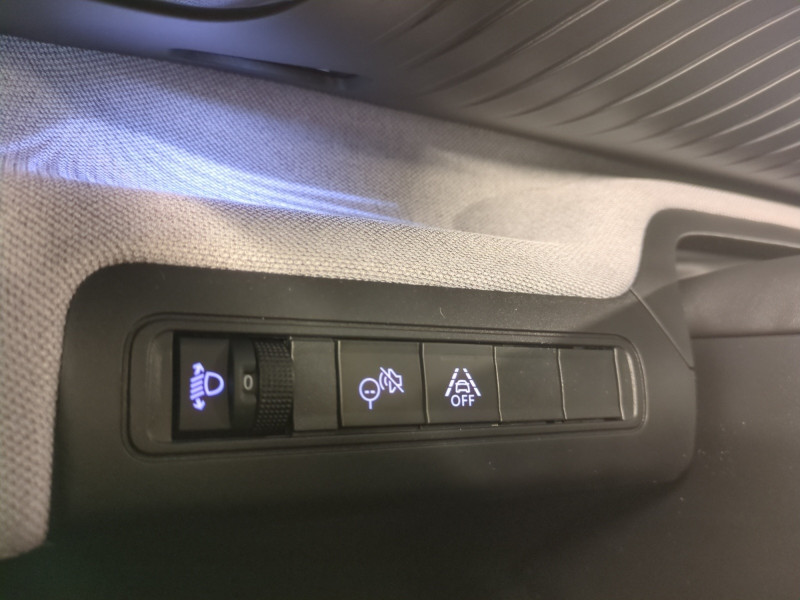 Photo 16 de l'offre de CITROEN C3 AIRCROSS 1.2 HYBRIDE 145CH PLUS -11% à 23498€ chez Automobiles 25