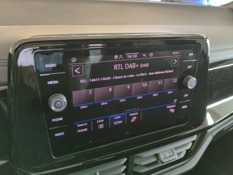 Photo 10 de l'offre de VOLKSWAGEN T-ROC 2.0 TDI 150CH R-LINE EDITION DSG7 -24% à 36998€ chez Automobiles 25