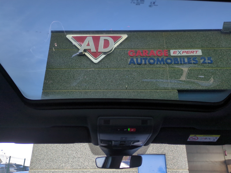 Photo 18 de l'offre de VOLKSWAGEN T-ROC 2.0 TDI 150CH R-LINE EDITION DSG7 -24% à 36998€ chez Automobiles 25