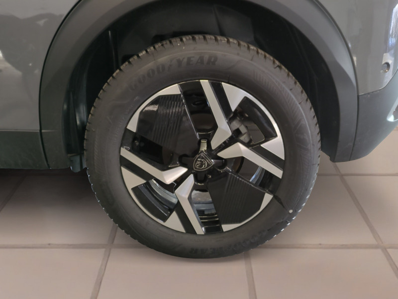 Photo 20 de l'offre de PEUGEOT 2008 1.2 HYBRID 145CH ALLURE E-DCS6 -31% à 25498€ chez Automobiles 25