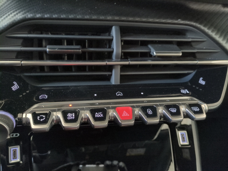 Photo 16 de l'offre de PEUGEOT 2008 1.2 HYBRID 145CH ALLURE E-DCS6 -31% à 25498€ chez Automobiles 25