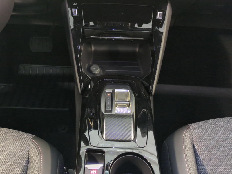 Photo 5 de l'offre de PEUGEOT 2008 1.2 HYBRID 145CH ALLURE E-DCS6 -31% à 25498€ chez Automobiles 25