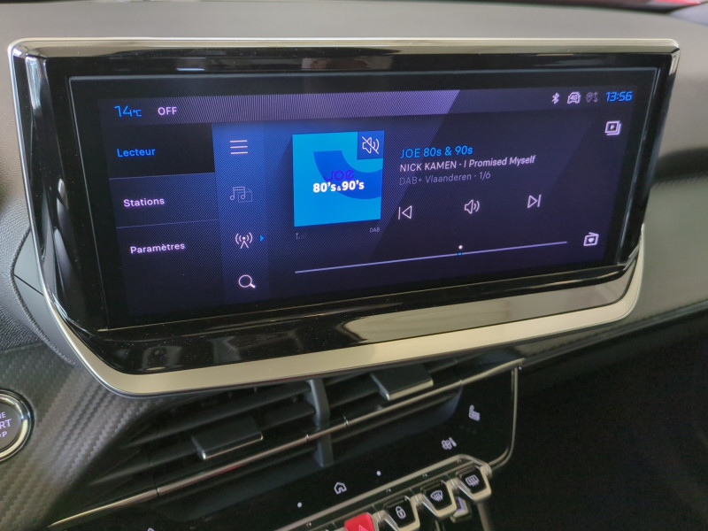 Photo 13 de l'offre de PEUGEOT 2008 1.2 HYBRID 145CH ALLURE E-DCS6 -31% à 25498€ chez Automobiles 25