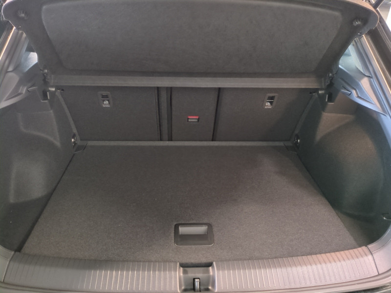 Photo 18 de l'offre de VOLKSWAGEN T-ROC 2.0 TDI 150CH R-LINE EDITION DSG7 -24% à 36998€ chez Automobiles 25