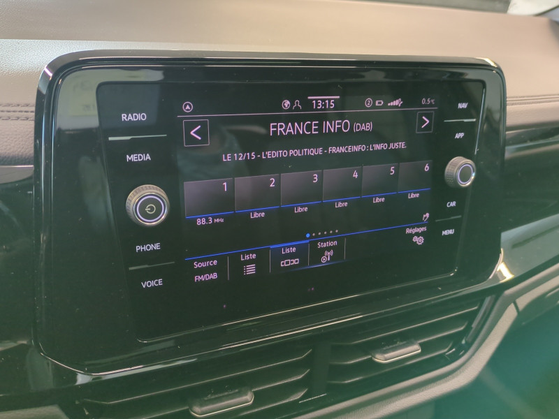 Photo 9 de l'offre de VOLKSWAGEN T-ROC 2.0 TDI 150CH R-LINE EDITION DSG7 -24% à 36998€ chez Automobiles 25