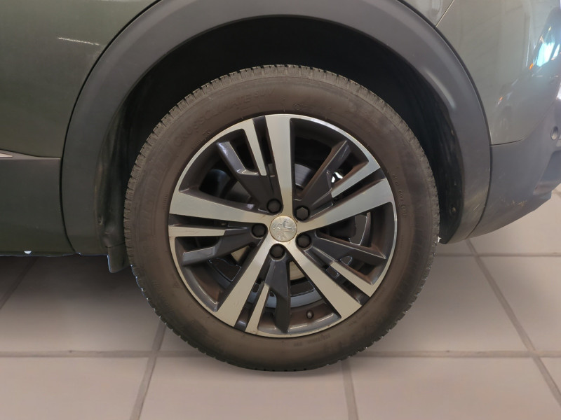 Photo 20 de l'offre de PEUGEOT 3008 1.2 PURETECH 130CH ALLURE S&S EAT8 à 12490€ chez Automobiles 25