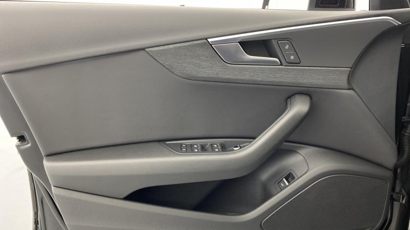Vente en ligne Audi A4 2.0 TFSI 190ch  Design S tronic 7 suréquipée (10000€ d'options) au prix de 26 980 €