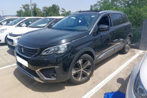 Peugeot 5008 1.5 BlueHDi 130ch Allure EAT8+Toit ouvrant+options occasion de 2018 en vente à Rennes