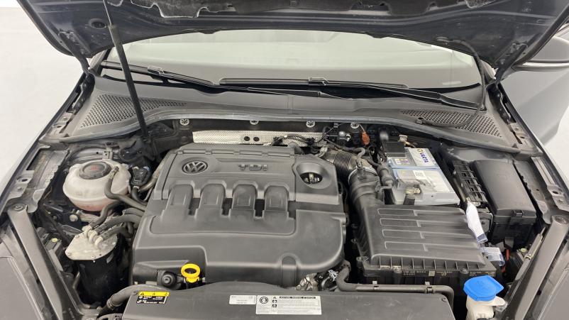 Vente en ligne Volkswagen Golf 2.0 TDI 150ch FAP Confortline Business DSG7 5p+Pack Drive Assist au prix de 20 980 €