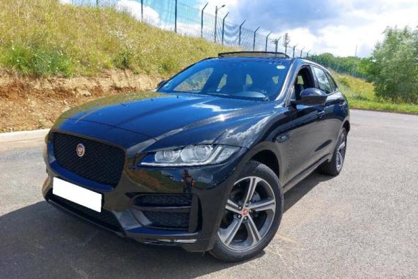 Jaguar F-Pace 2.0D 240ch R-Sport 4x4 BVA8+Toit ouvrant occasion de 2017 en vente à Rennes