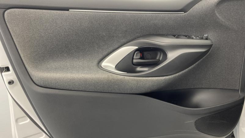 Vente en ligne Toyota Yaris 116h Design Pack+options au prix de 21 980 €
