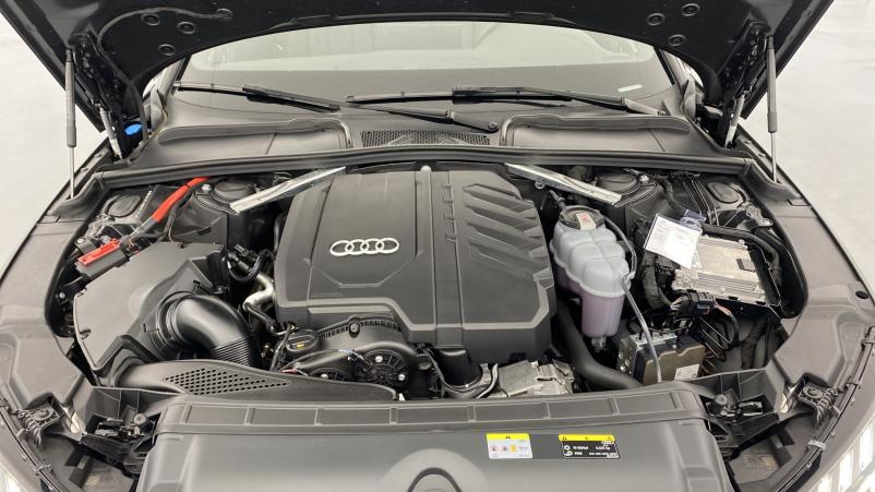 Vente en ligne Audi A4 Avant 35 TFSI 150ch Design S tronic 7 suréquipée (14000€ d'options) au prix de 39 980 €