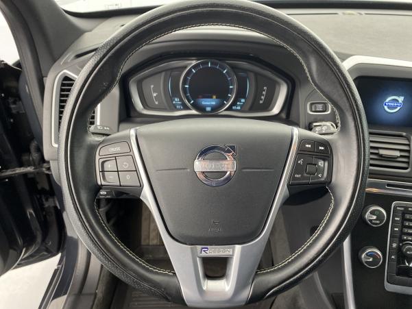 Vente en ligne Volvo XC60 D4 181ch R-Design Geartronic au prix de 20 490 €