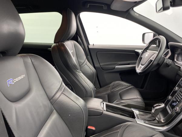 Vente en ligne Volvo XC60 D4 181ch R-Design Geartronic au prix de 20 490 €
