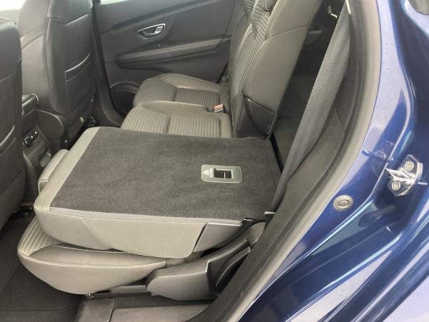 Vente en ligne Renault Grand Scenic 4 1.5 dCi 110ch Energy Business EDC 7 places au prix de 16 880 €