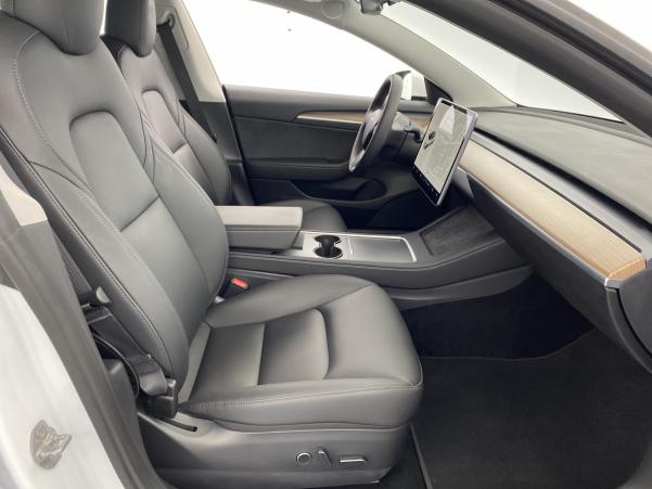 Vente en ligne Tesla Model 3 Standard RWD Plus + Sièges chauffants + Chargeur induction au prix de 39 780 €