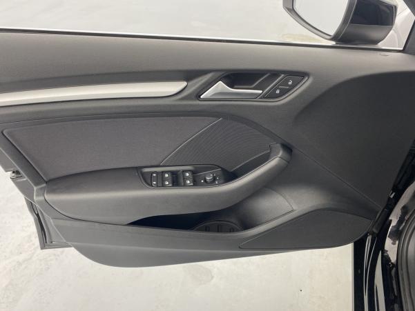 Vente en ligne Audi A3 30 TFSI 116ch suréquipée au prix de 21 980 €