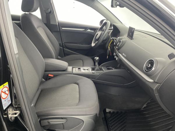 Vente en ligne Audi A3 35 TFSI 150ch CoD suréquipée au prix de 23 580 €