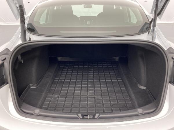 Vente en ligne Tesla Model 3 Standard RWD Plus + Sièges chauffants + Chargeur induction au prix de 39 780 €