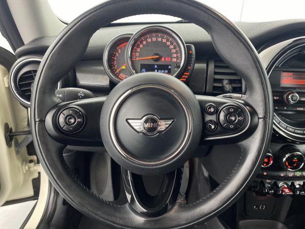 Vente en ligne Mini Mini Cooper 136ch + radars AR + options au prix de 14 980 €
