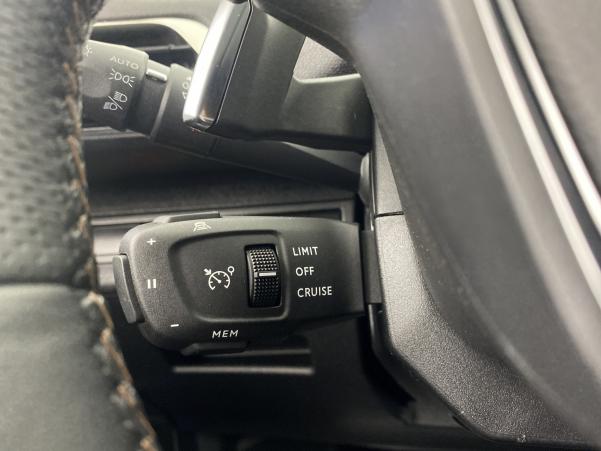 Vente en ligne Peugeot 3008 HYBRID 225ch GT e-EAT8 au prix de 36 980 €
