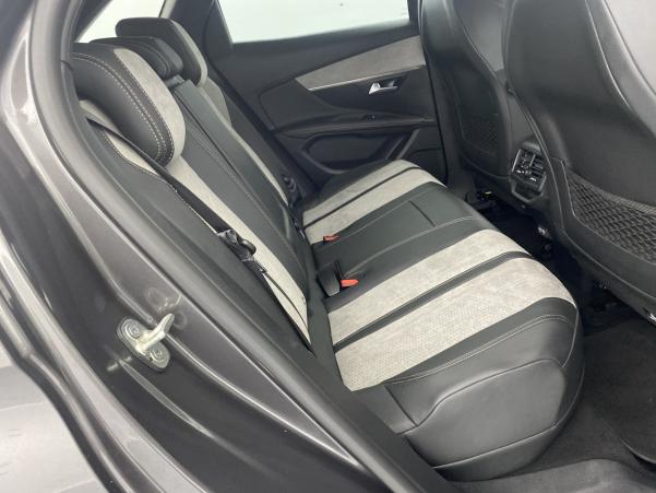 Vente en ligne Peugeot 3008 HYBRID 225ch GT e-EAT8 au prix de 36 980 €