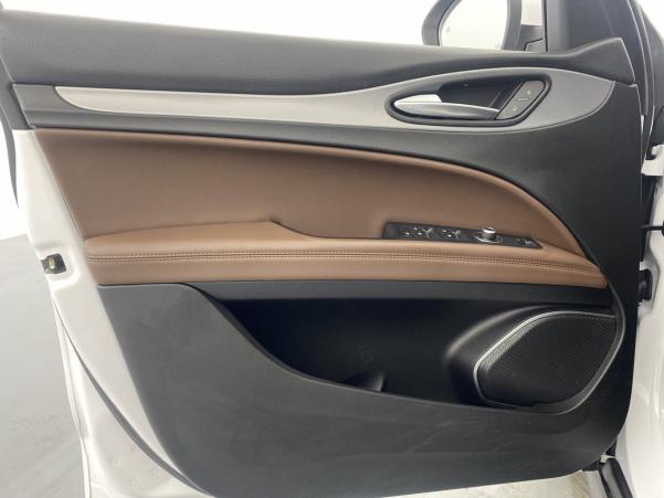 Vente en ligne Alfa Romeo Stelvio 2.2 Diesel 210ch Super Q4 AT8+options au prix de 28 980 €